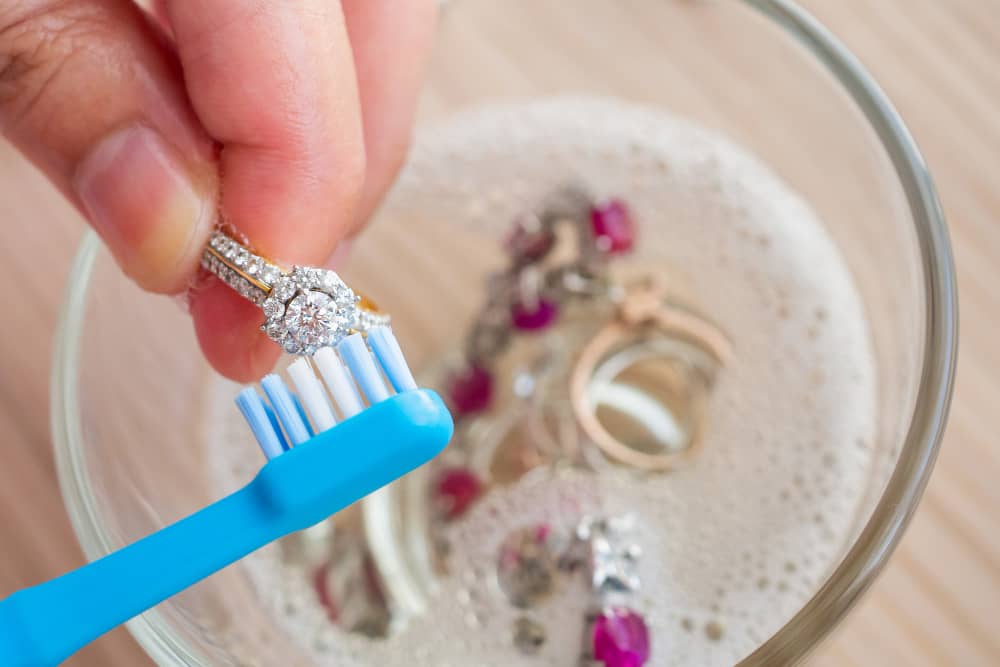Clean Your Jewelry with baking soda
