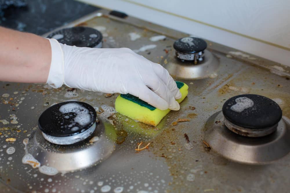 Removing Kitchen Grease with white vinegar