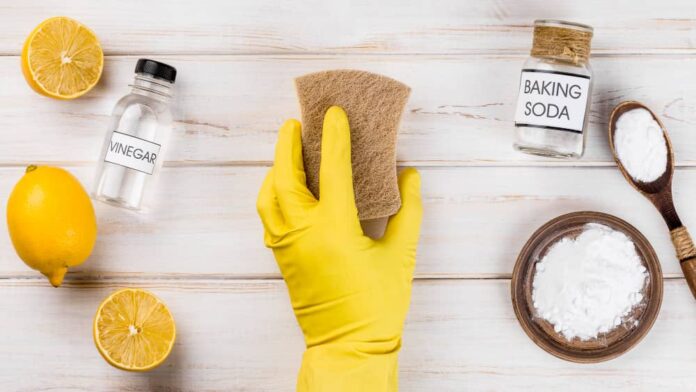 Ways You Can Use White Vinegar