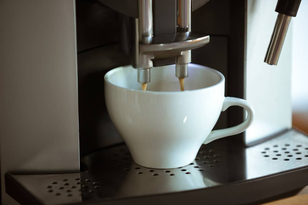 How to Clean Coffee Maker with White Vinegar